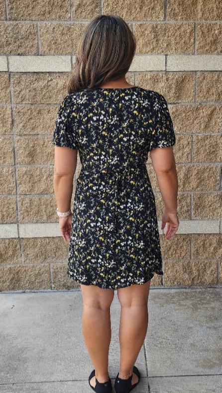 Final Sale Floral V-Neck Short Sleeve Button Down Tie Dress