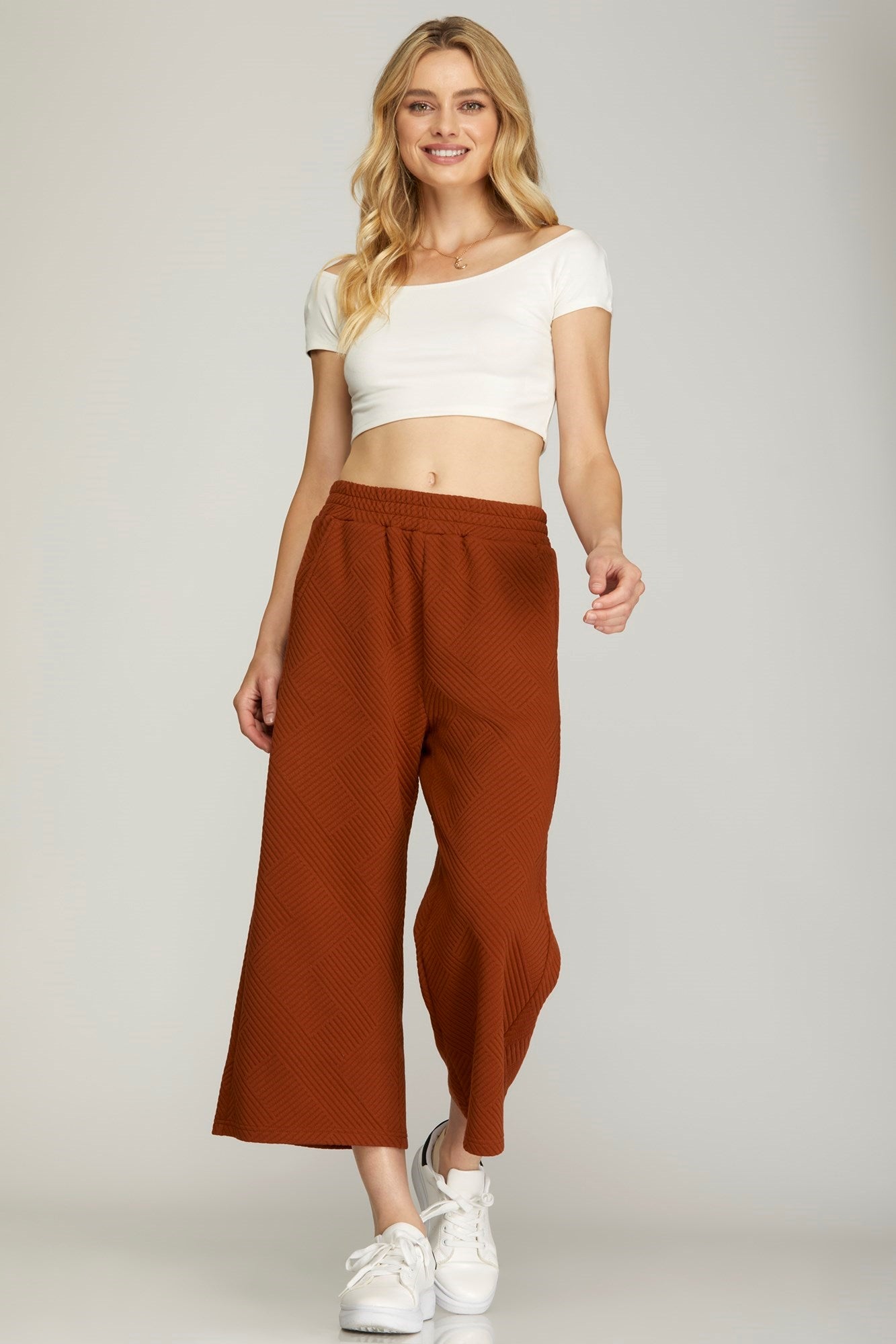 Elastic Waist Quilted Texture Capri Pants w/Pockets Brick