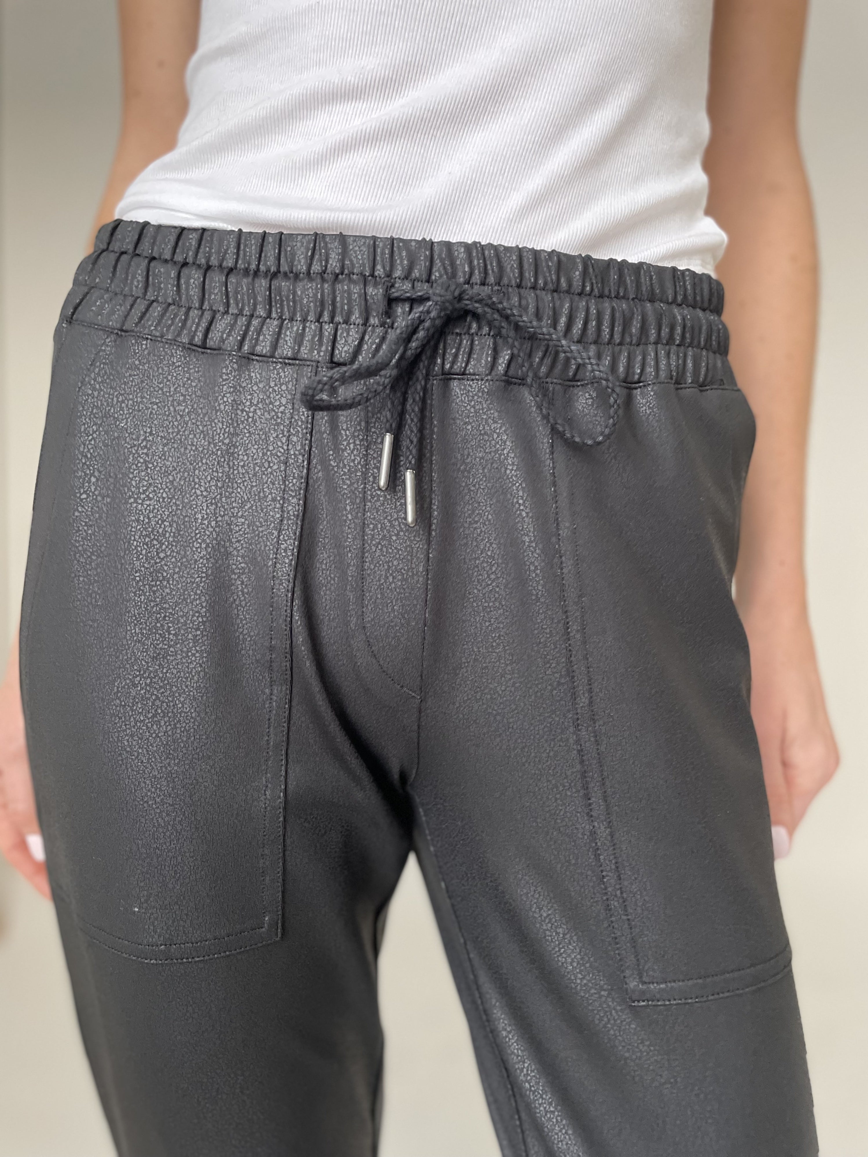 Headliner Coated Zip Jogger Black